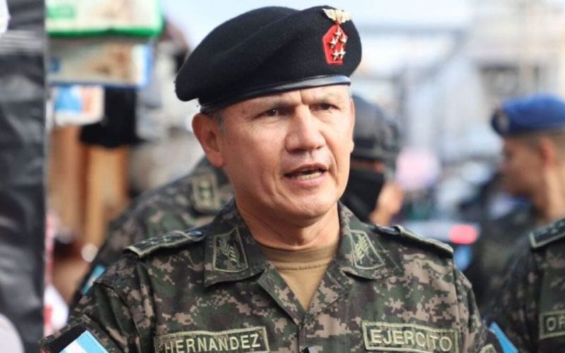 Roosevelt Hernández: un general en el centro de la controversia política y militar