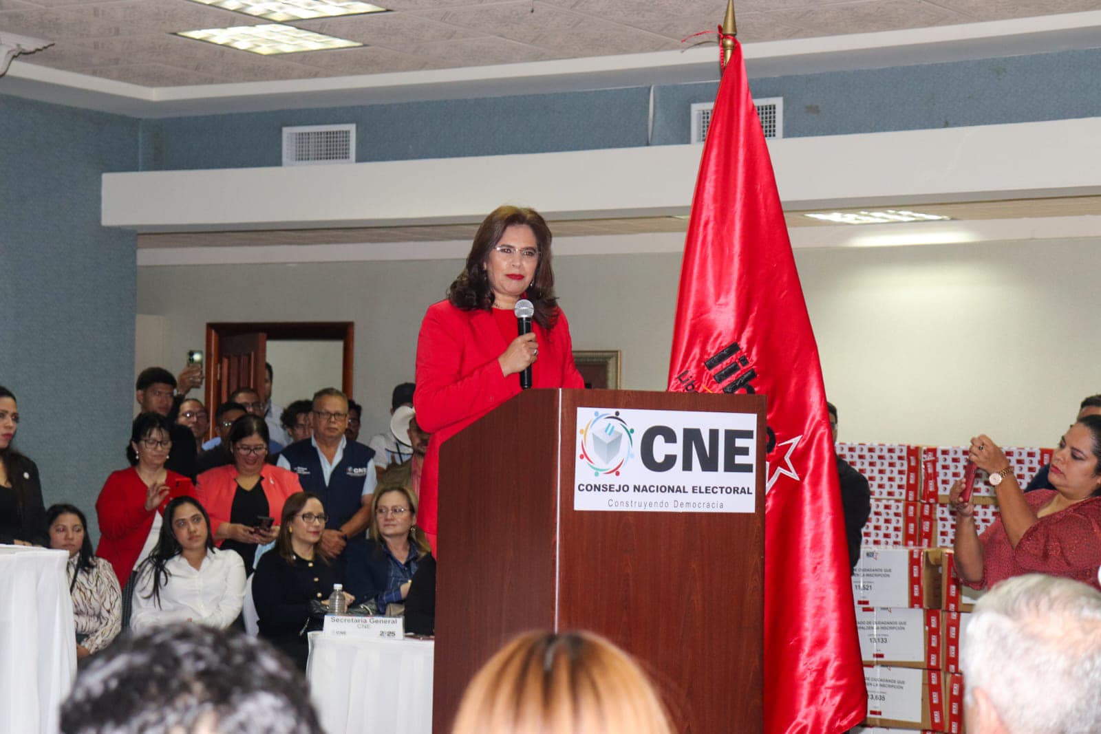 Choque institucional en el CNE Honduras involucra a Zelaya