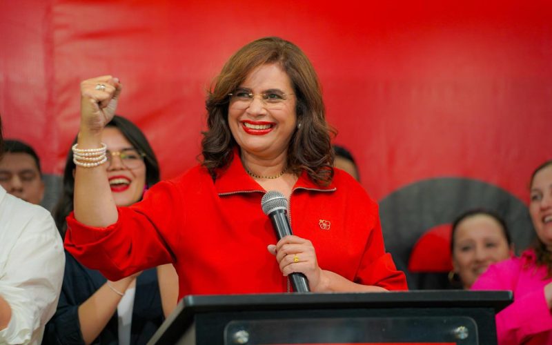 La confrontación de Rixi Moncada con las iglesias: ¿afectará su candidatura en las próximas elecciones?