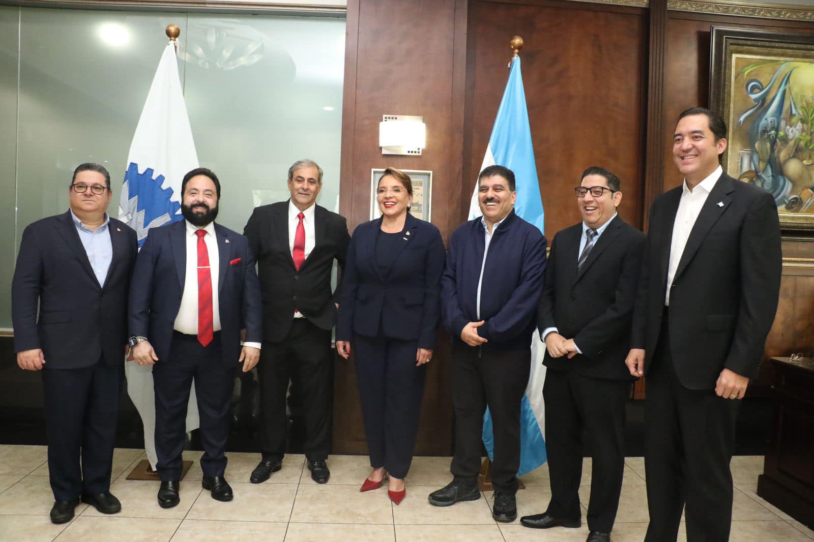 Cuestionan a Luis Redondo por posible ilegalidad en manejo de renuncia en el CNE