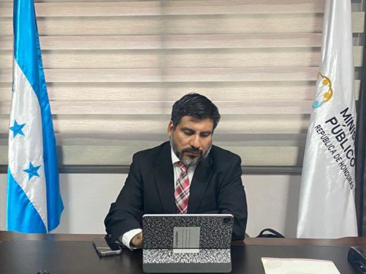 Fiscalía investiga amenaza de asesinato a Mel Zelaya entre dudas y burlas