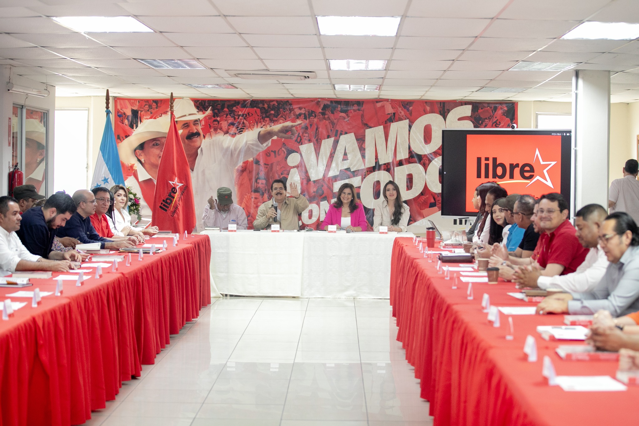 LIBRE bajo presión por corrupción y problemas electorales en Honduras