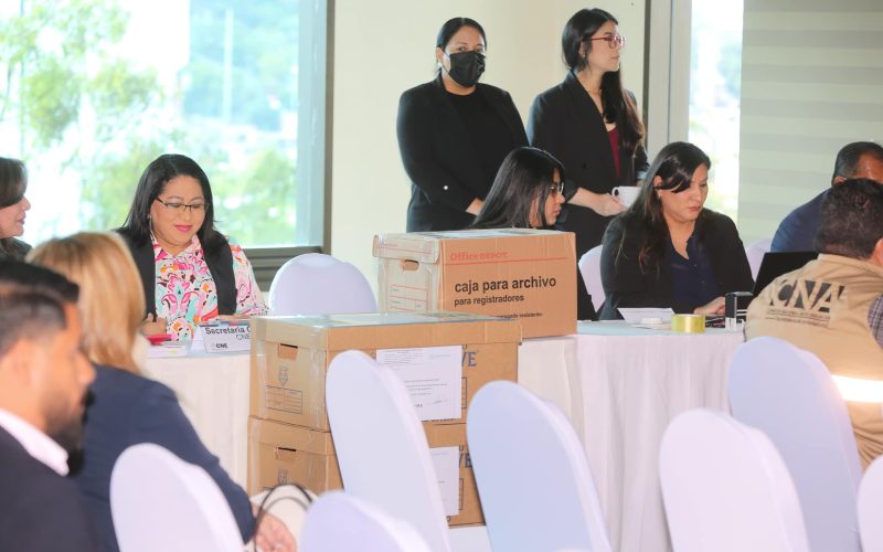 Denuncian fraude electoral en Honduras con posible participación de Manuel Zelaya y el CNE