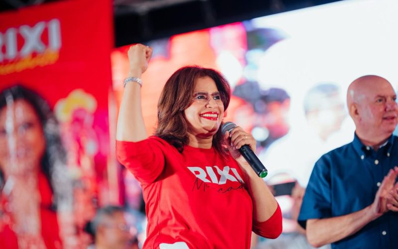 Rixi Moncada pierde terreno